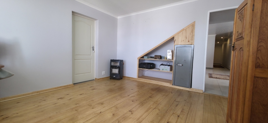 3 Bedroom Property for Sale in Boggomsbaai Western Cape
